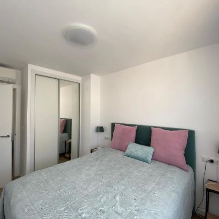 Relaxing Modern Beachfront Apartment - Amazing Sea View กัลเป ภายนอก รูปภาพ
