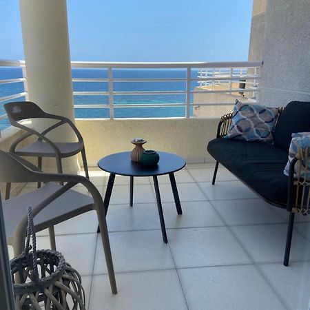 Relaxing Modern Beachfront Apartment - Amazing Sea View กัลเป ภายนอก รูปภาพ