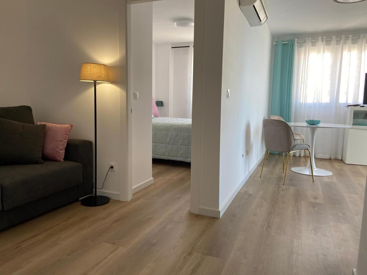 Relaxing Modern Beachfront Apartment - Amazing Sea View กัลเป ภายนอก รูปภาพ