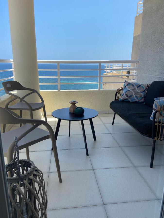 Relaxing Modern Beachfront Apartment - Amazing Sea View กัลเป ภายนอก รูปภาพ